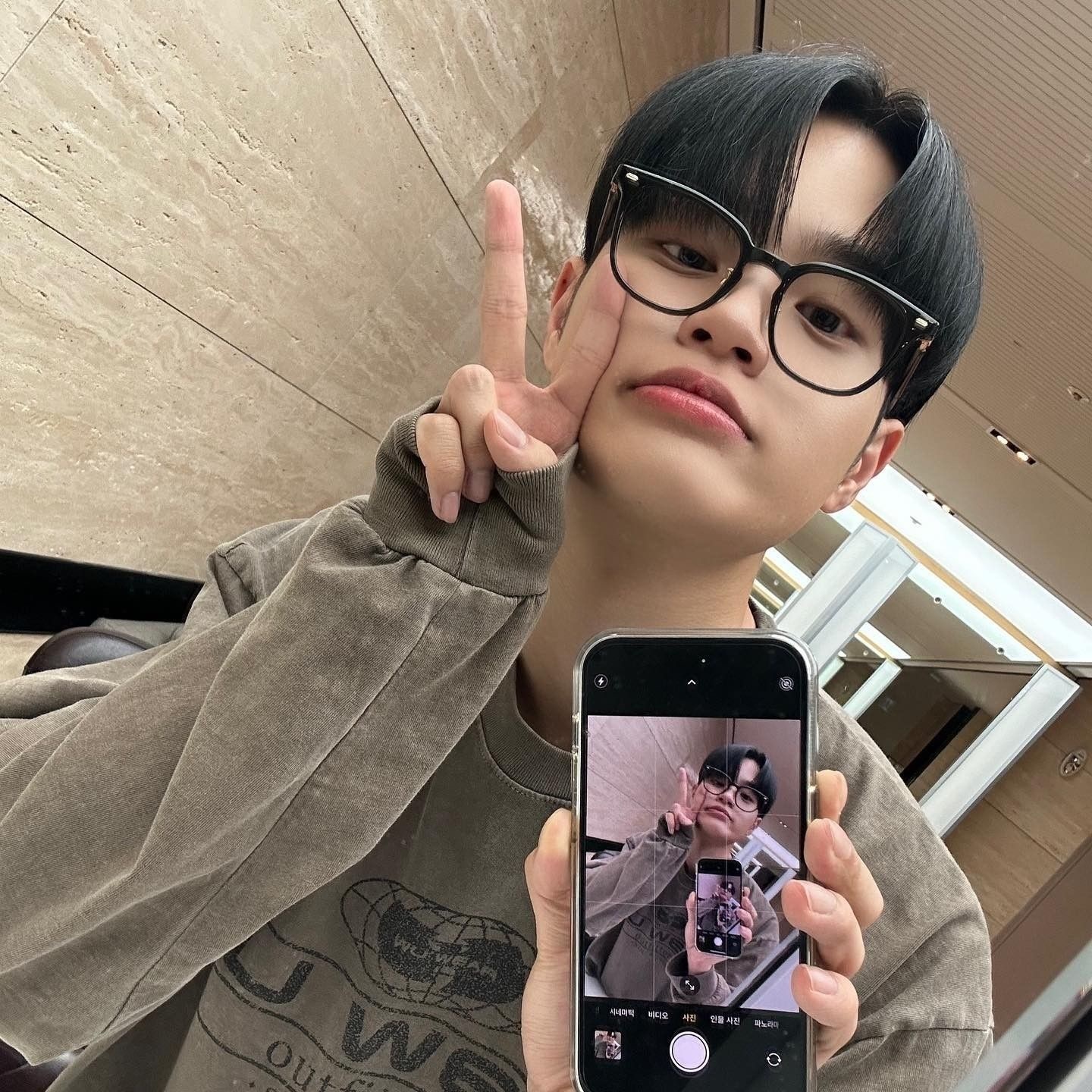 Behind-the-scenes cut of Lee Daehwi (AB6IX)