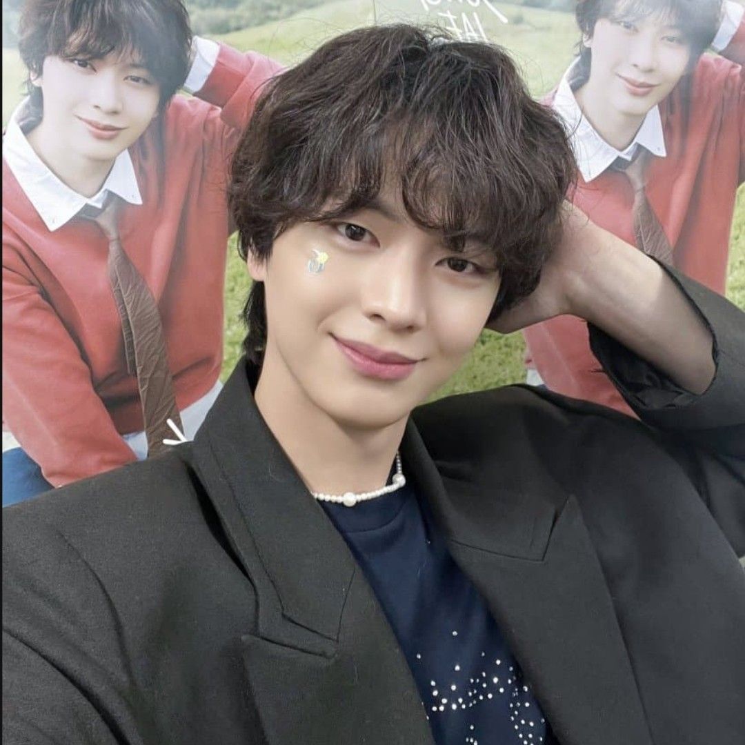 Latest photo of Yook Sungjae (BTOB)