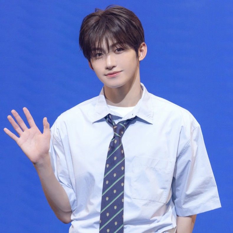 Recent activity shot of Jihoon (TWS)