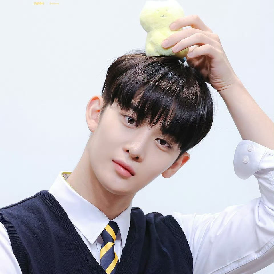 Latest photo of Bae Jinyoung