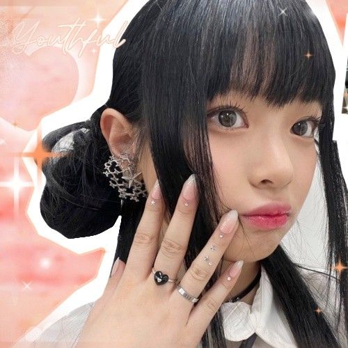 ハニ (NewJeans)の最近の活動写真