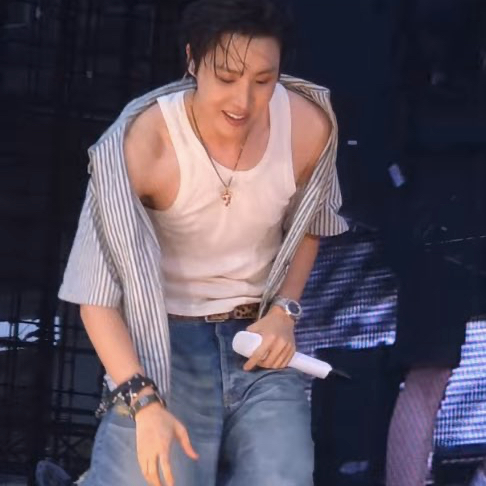 J-hope (防彈少年團)的最新照片