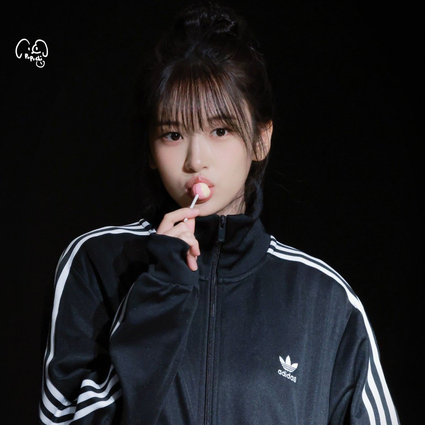 A moment captured by An Yujin (IVE)'s fan