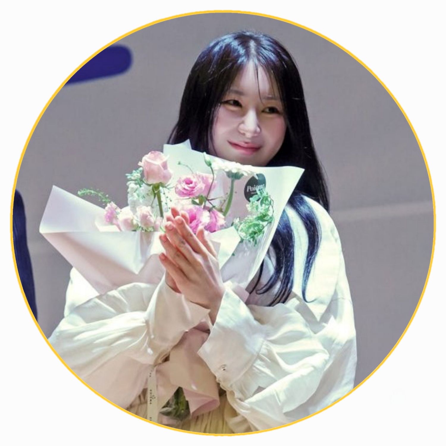 Behind-the-scenes cut of Lee Chaeyeon
