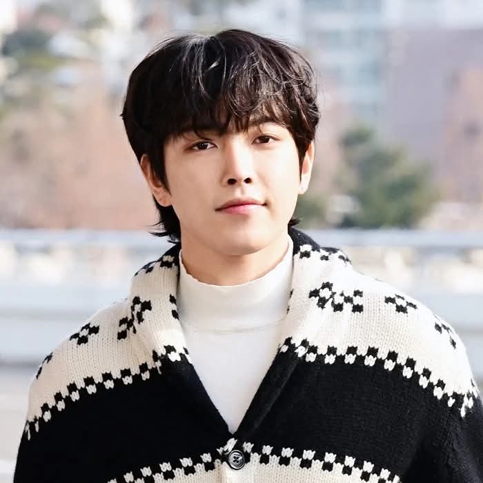 Latest photo of Hongjoong (ATEEZ)