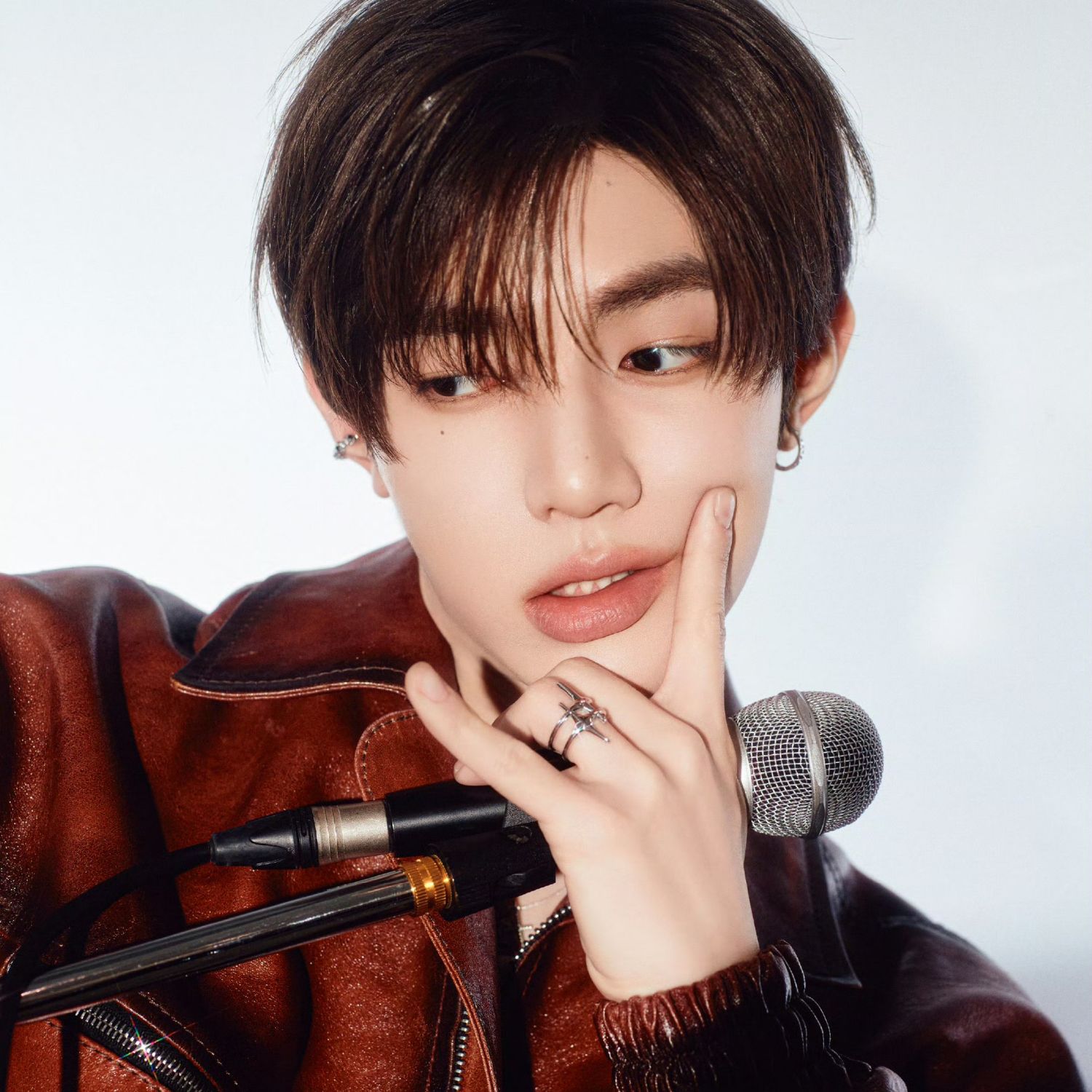 ジャン・ハオ (ZEROBASEONE)の舞台裏ショット