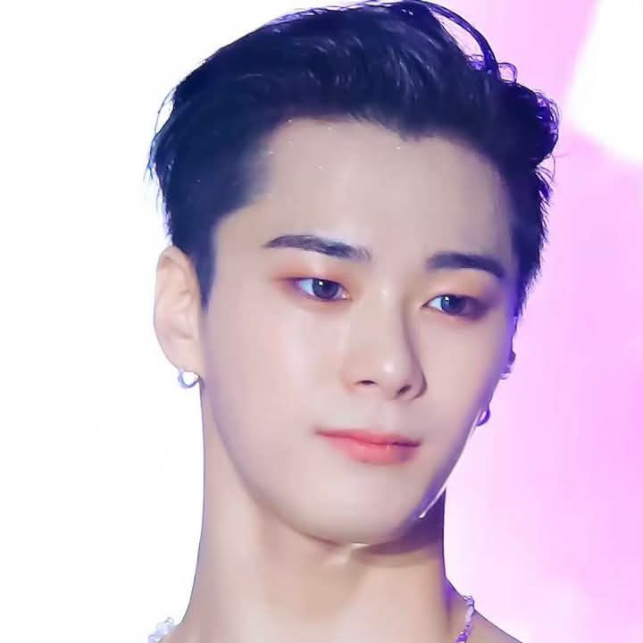 Latest photo of Moonbin (ASTRO)