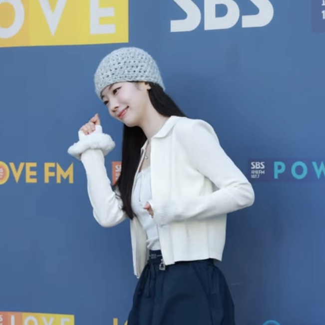 Behind-the-scenes cut of Dahyun (TWICE)