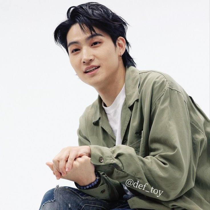 Recent activity shot of JAY B (GOT7)