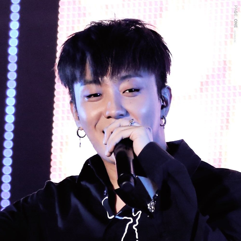 A moment captured by Eun Jiwon (SECHSKIES)'s fan