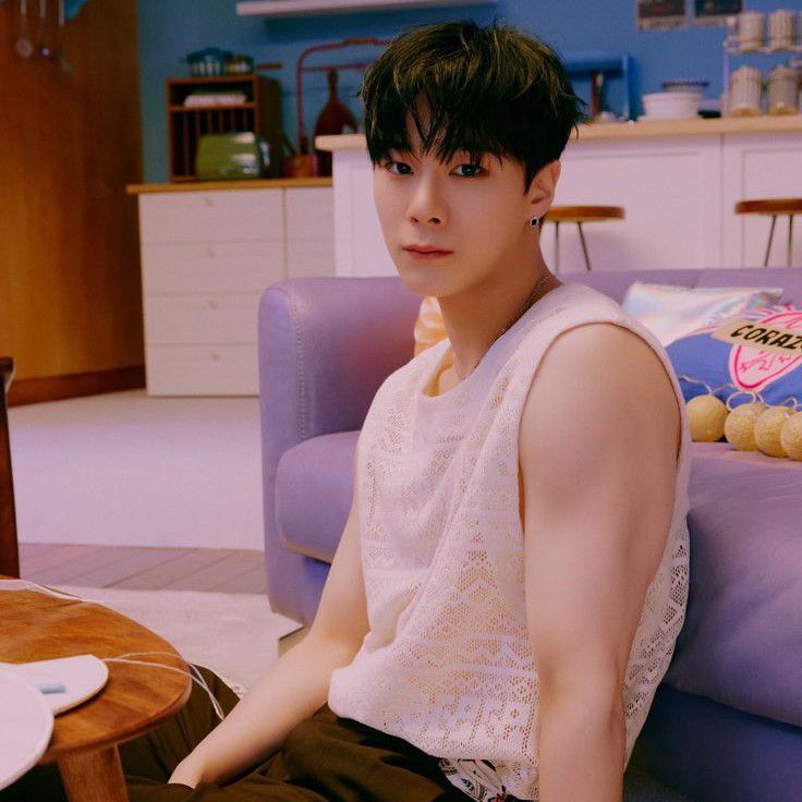 Behind-the-scenes cut of Moonbin (ASTRO)