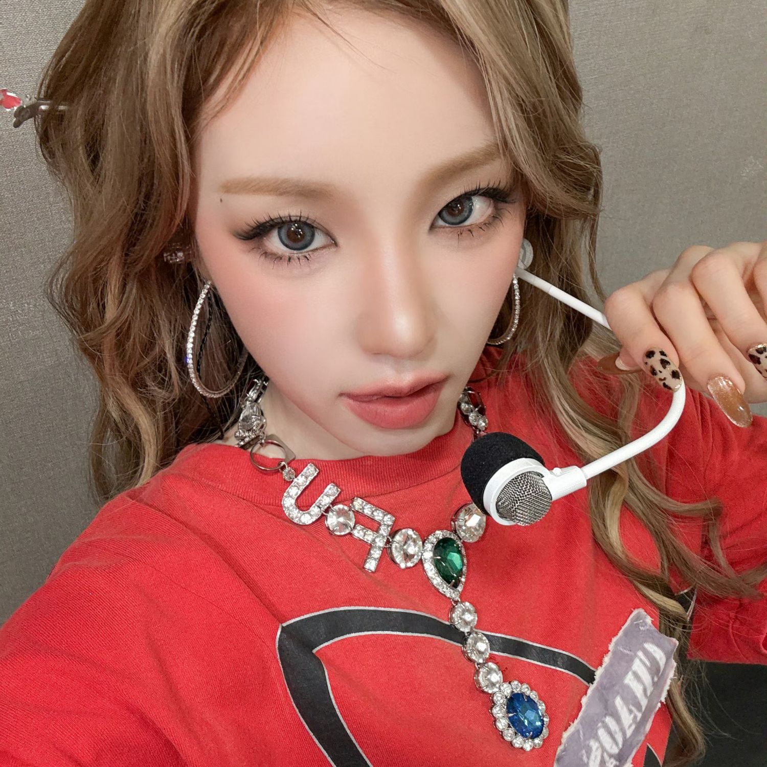 Potret di balik layar Yuqi (i-dle)