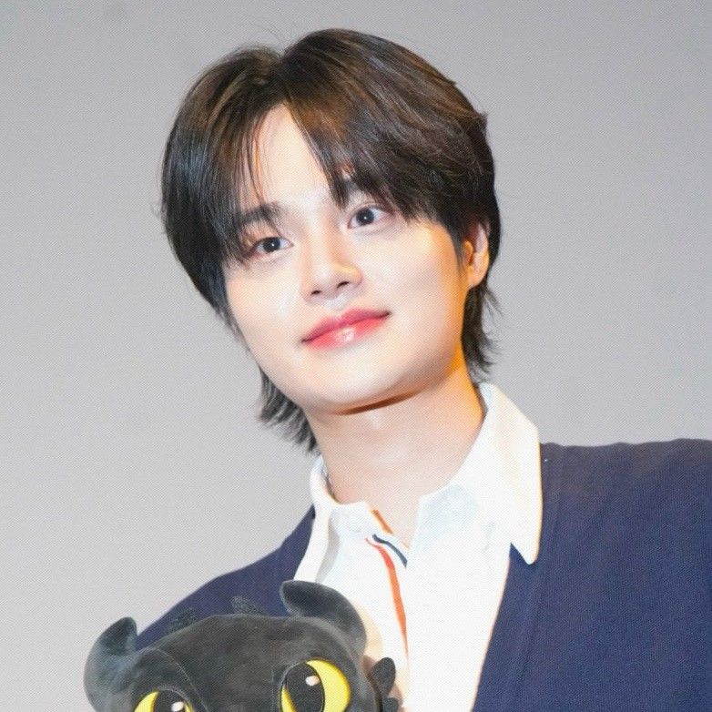 Foto aktivitas terbaru Lee Daehwi (AB6IX)