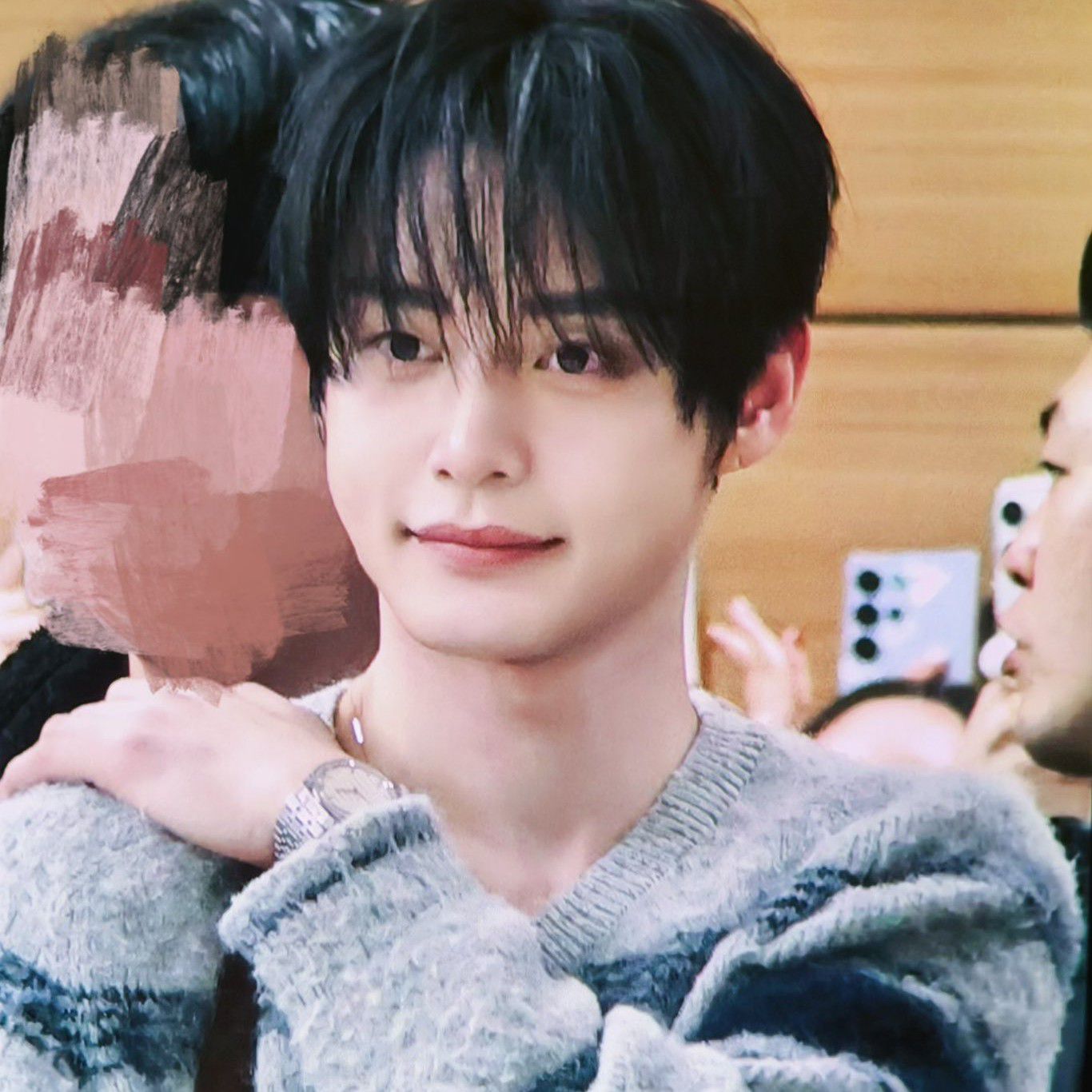 Behind-the-scenes cut of Kim Jiwoong (ZEROBASEONE)