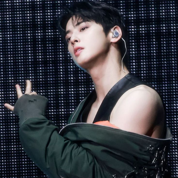 Latest photo of Eunwoo (ASTRO)