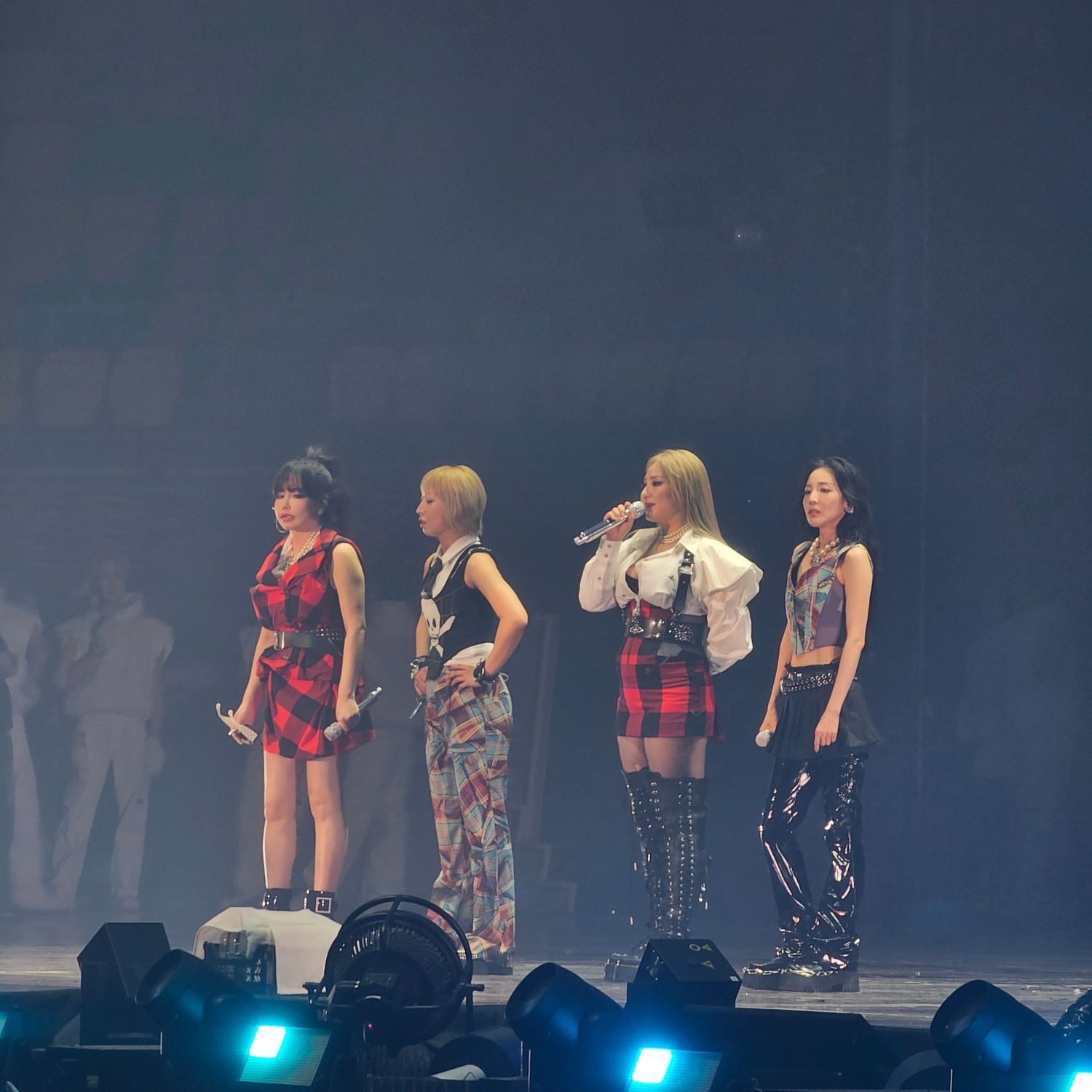 A moment captured by 2NE1's fan