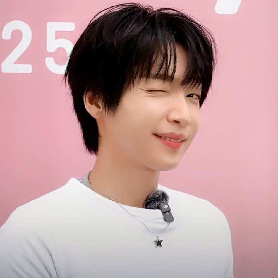 Behind-the-scenes cut of Jeong Sewoon