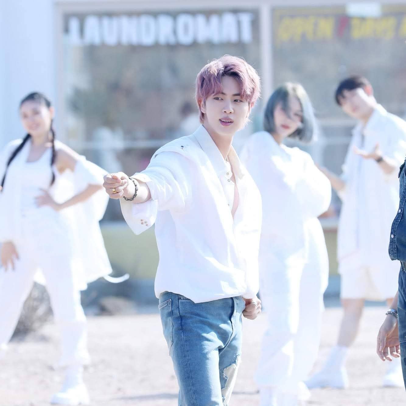 진 (방탄소년단) 최근 활동샷