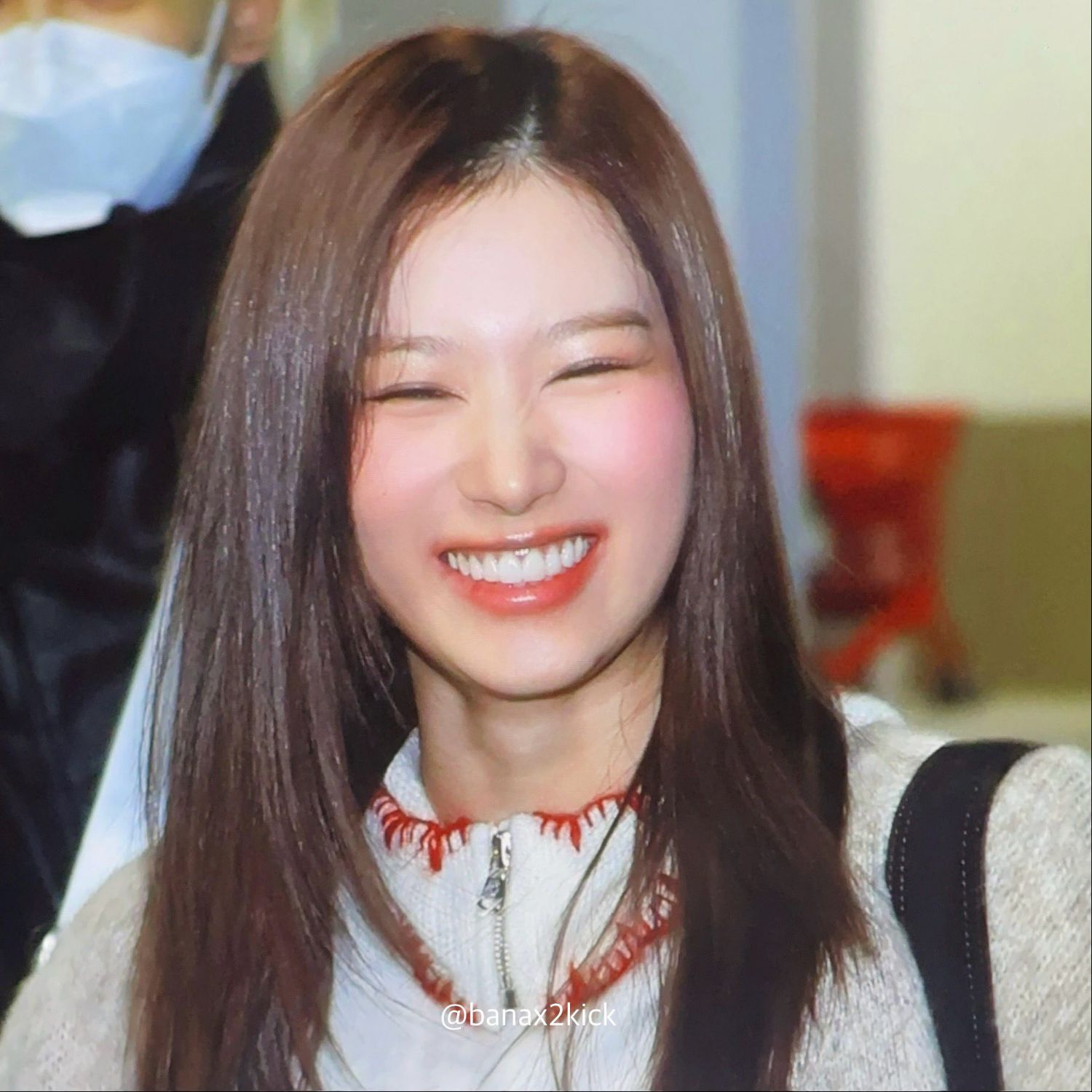 Latest photo of Sana (TWICE)