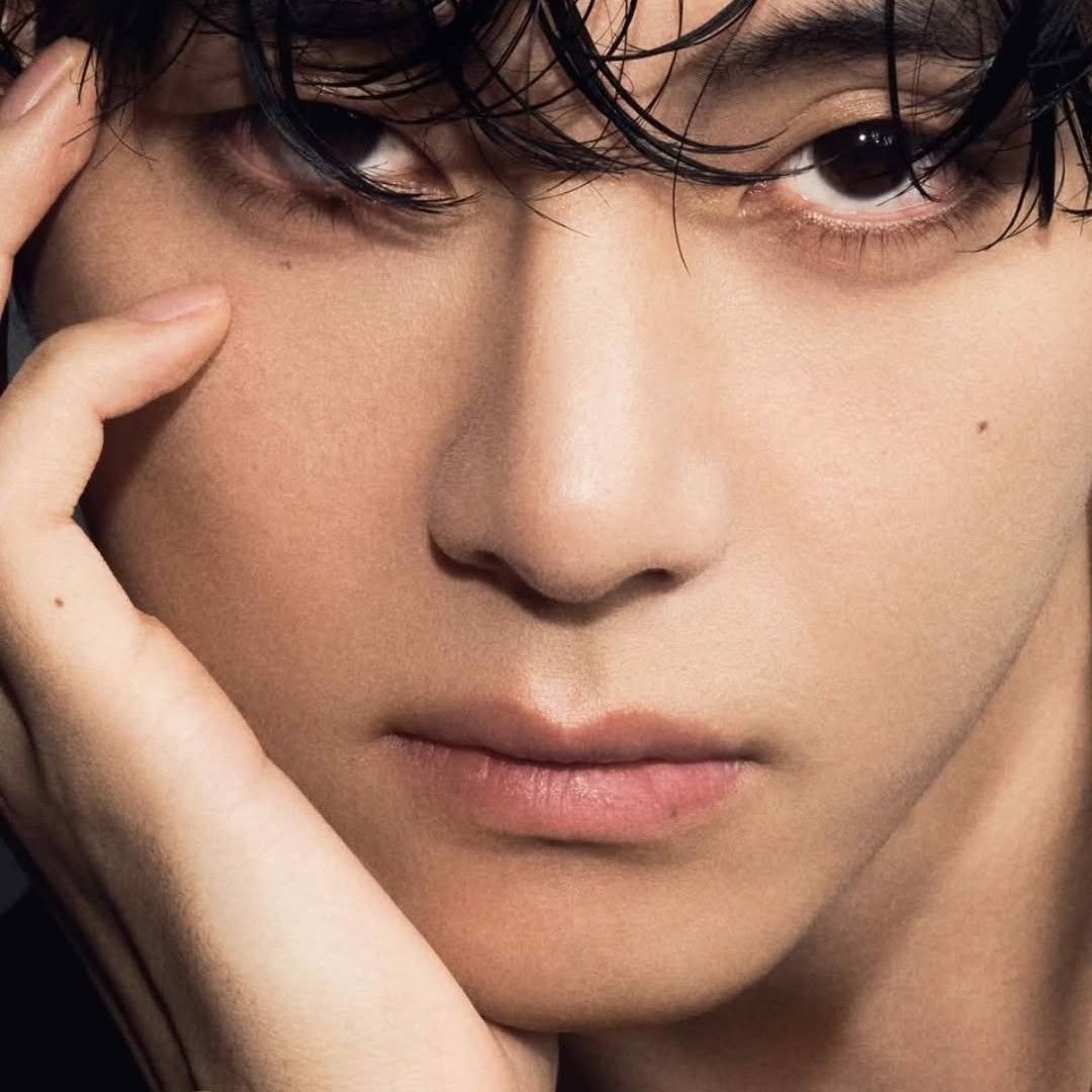 뷔 (방탄소년단) 최근 활동샷