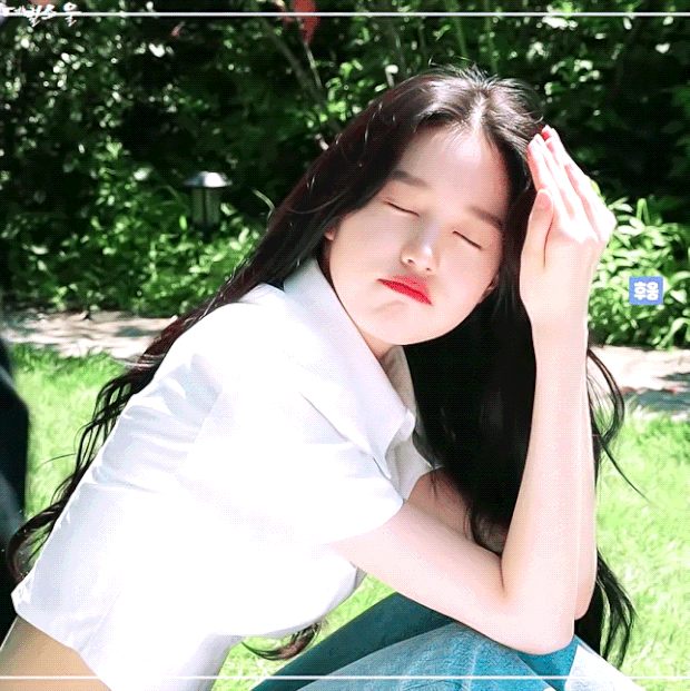A moment captured by Jang Wonyoung (IVE)'s fan