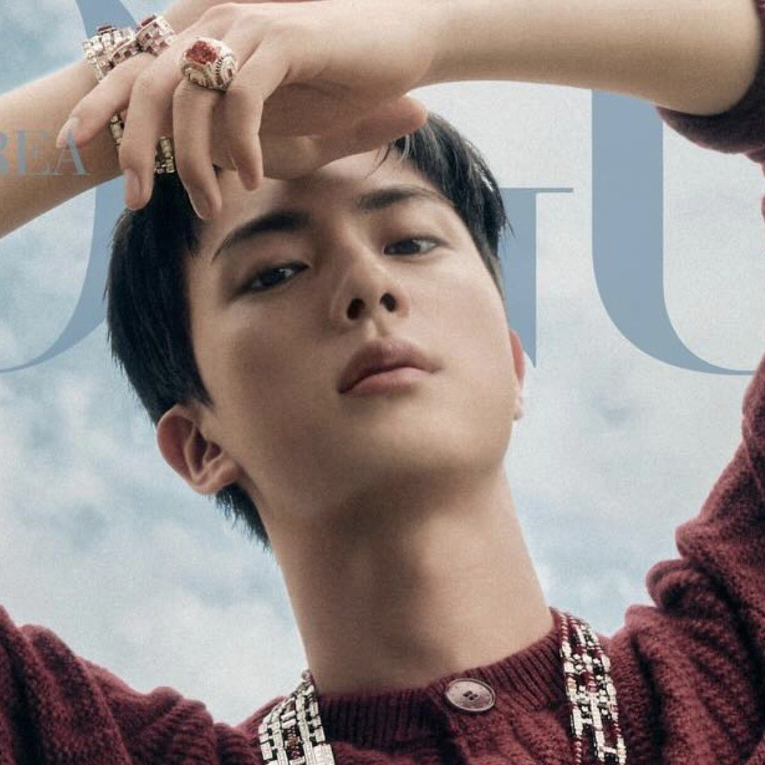Behind-the-scenes cut of Jin (BTS)