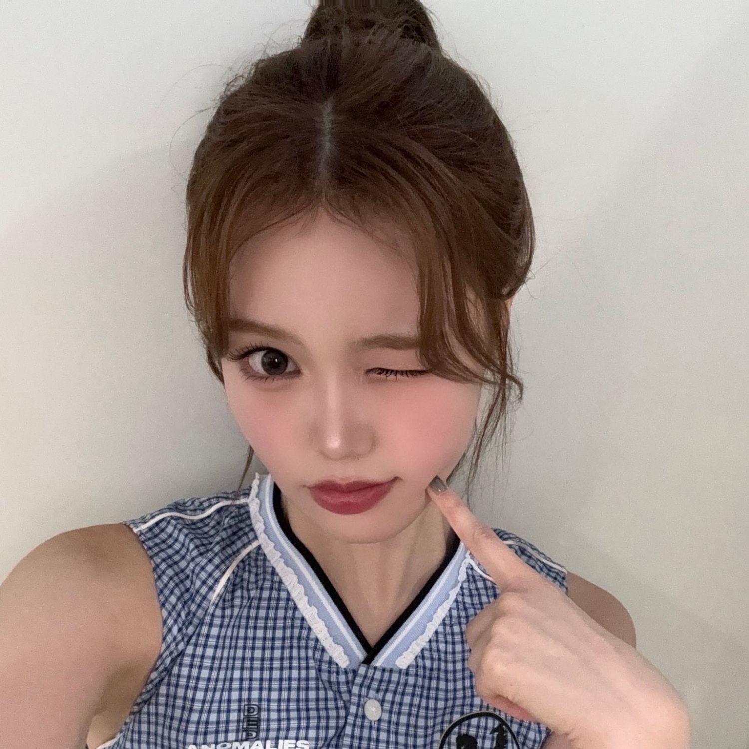 Recent activity shot of Jeong Saebi (izna)
