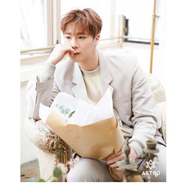 Latest photo of Moonbin (ASTRO)