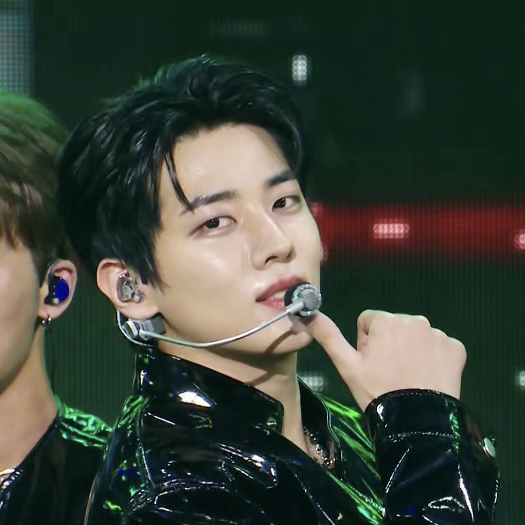 宰燦 (DKZ)的最新照片