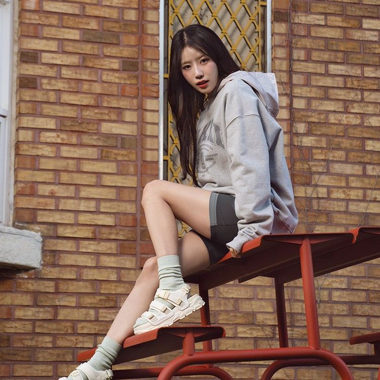 Behind-the-scenes cut of Lee Miju (Lovelyz)