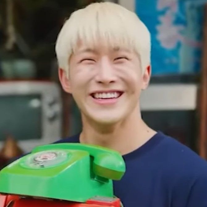 Behind-the-scenes cut of Jinjin (ASTRO)