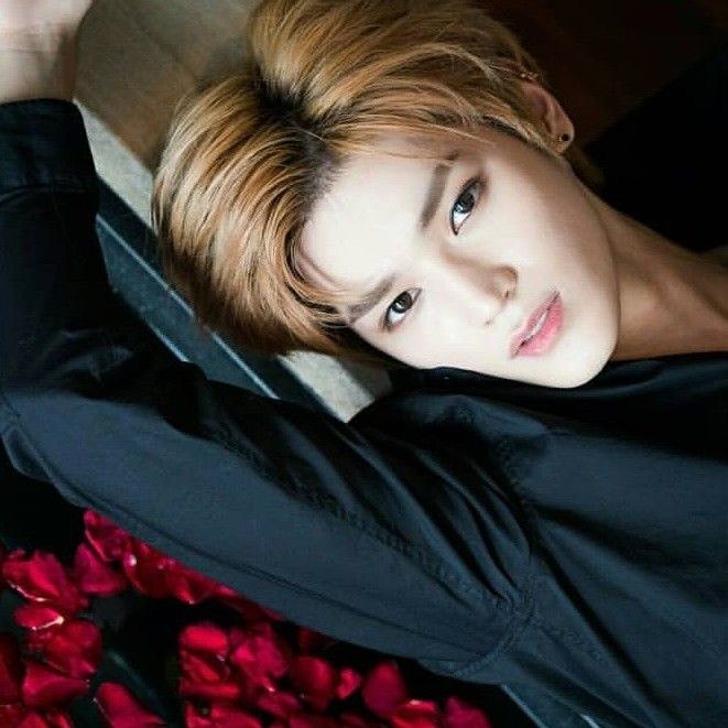 A moment captured by Taeyong (NCT 127)'s fan