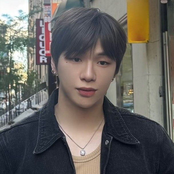 Behind-the-scenes cut of Kang Daniel