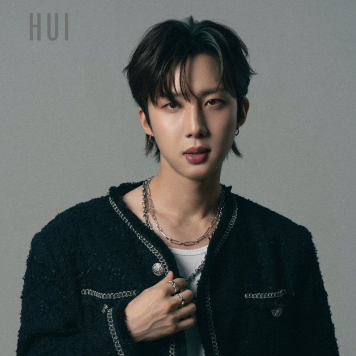 A moment captured by Hui (PENTAGON)'s fan