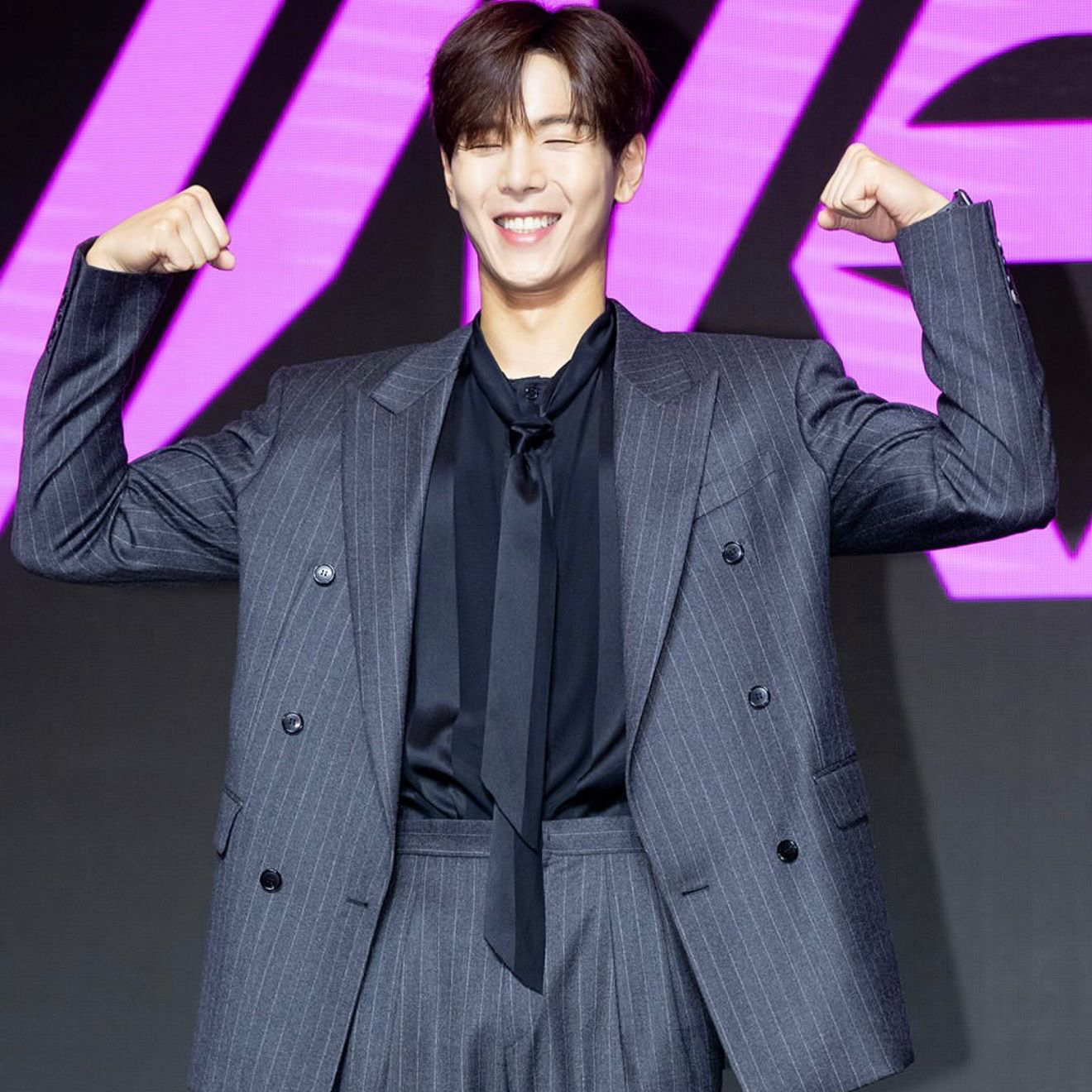 Shownu (MONSTA X)的最新照片