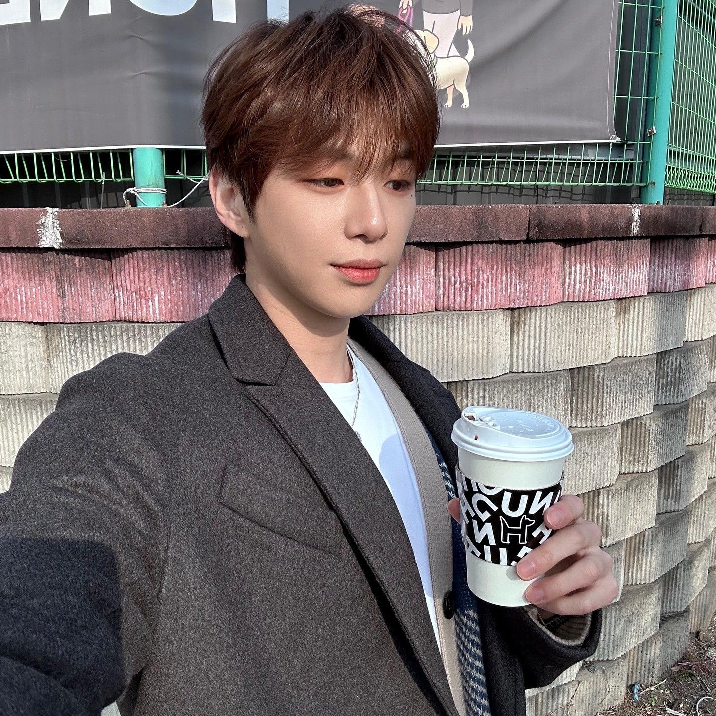 강다니엘의 비하인드 컷