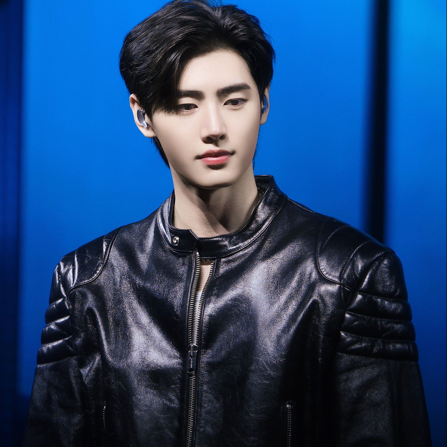 Latest photo of Sunghoon (ENHYPEN)