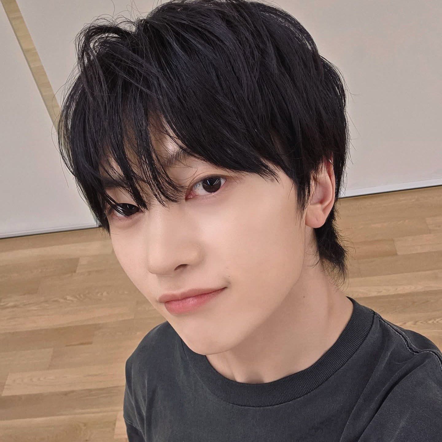 Recent activity shot of Seok Matthew (ZEROBASEONE)