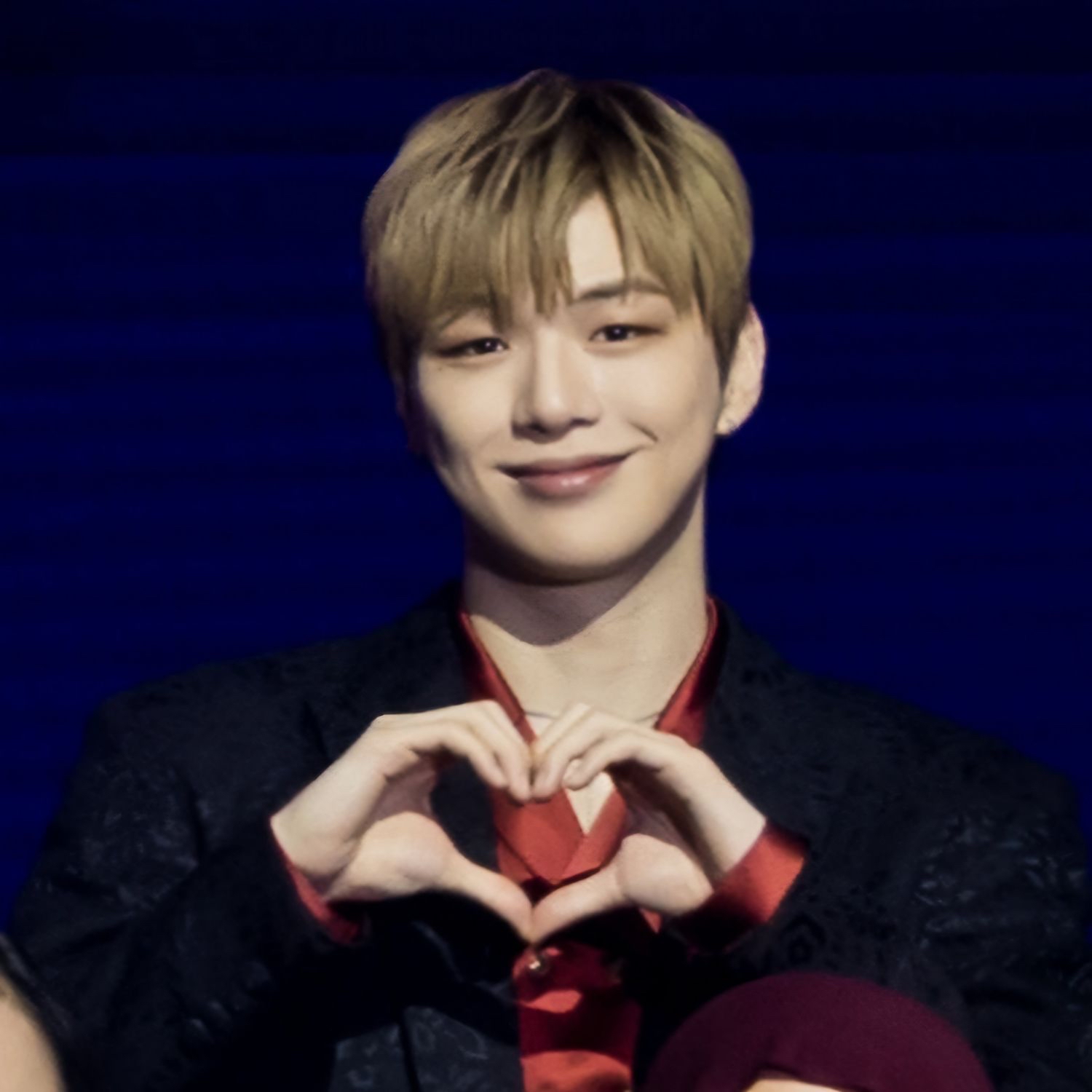 강다니엘의 비하인드 컷