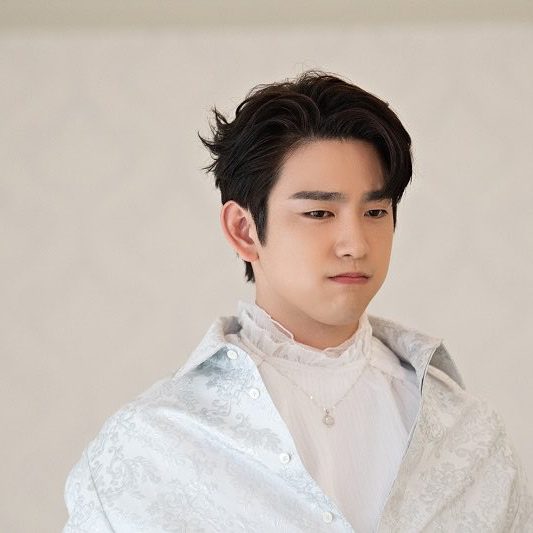 Latest photo of Jinyoung (GOT7)