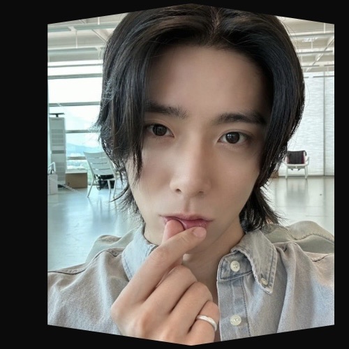 Recent activity shot of Hwiyoung (SF9)