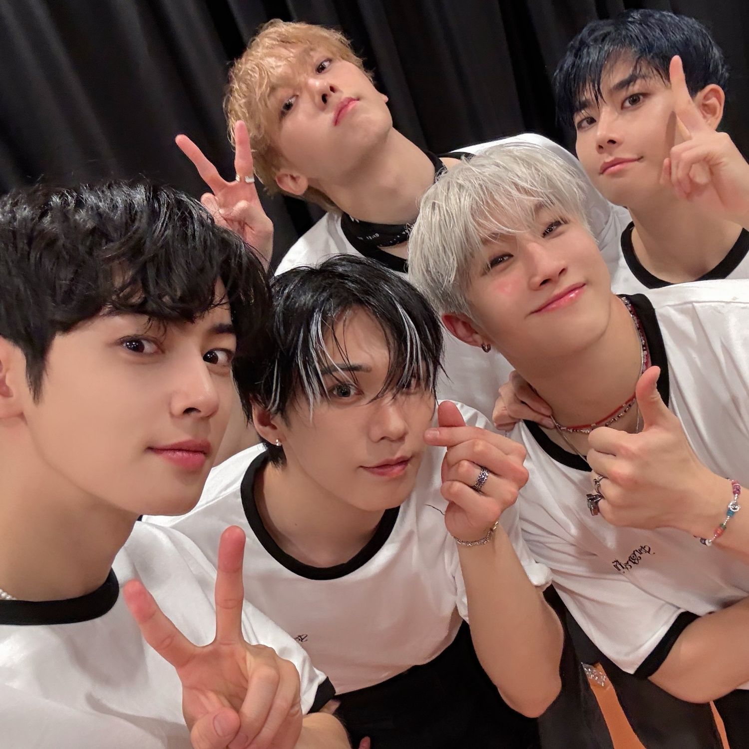 아스트로 최근 활동샷