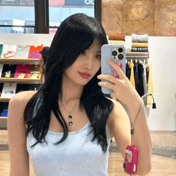 Momen yang diabadikan oleh penggemar Momo (TWICE)