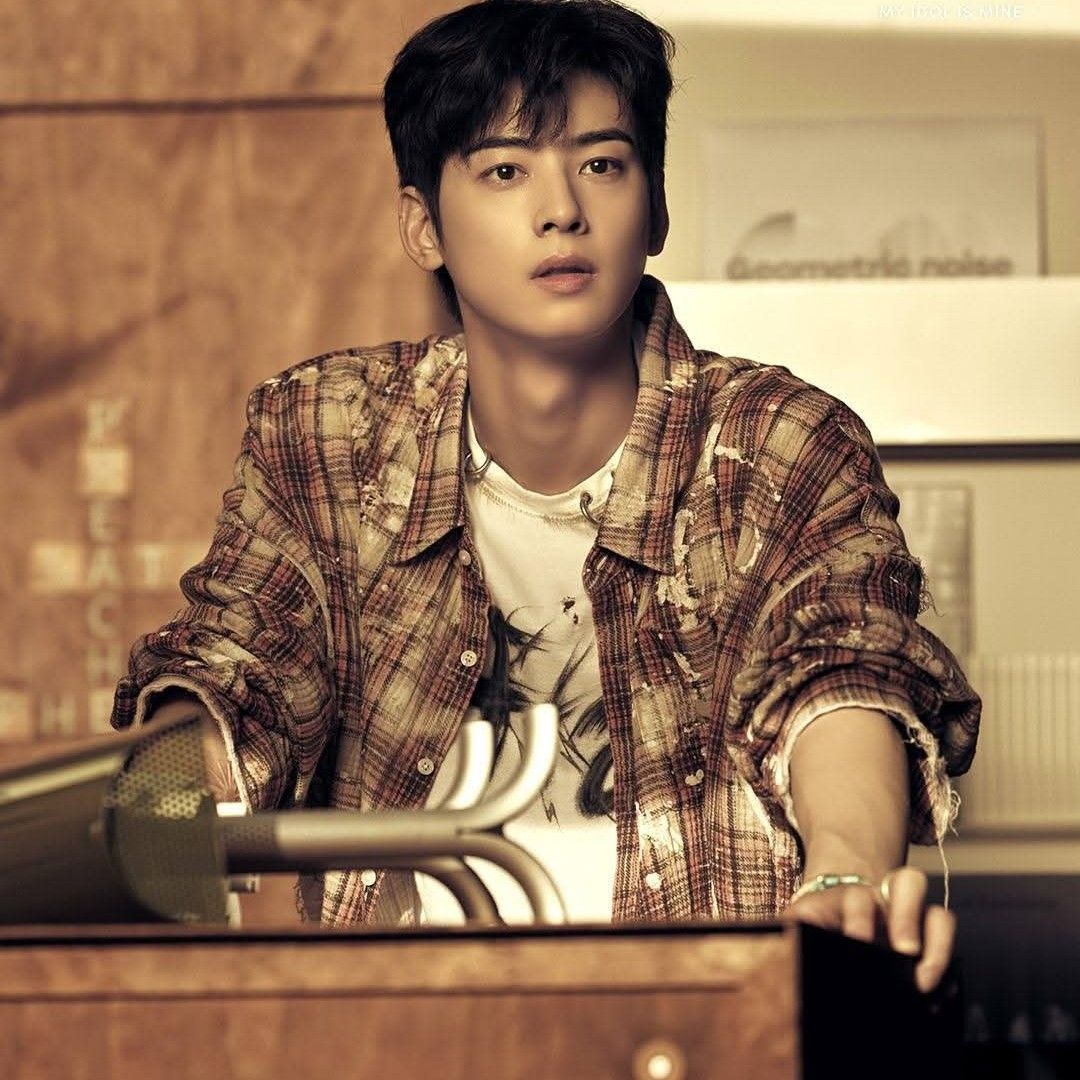 Latest photo of Eunwoo (ASTRO)