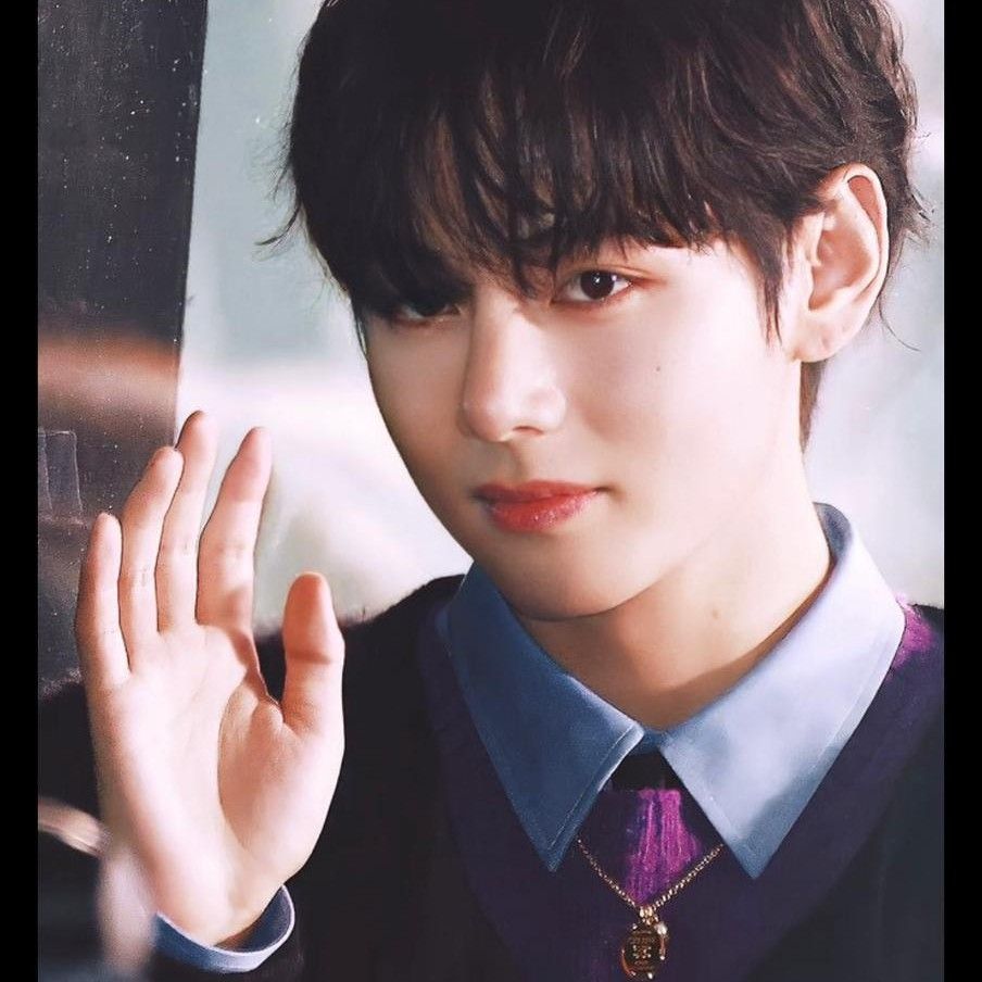 뷔 (방탄소년단)의 비하인드 컷