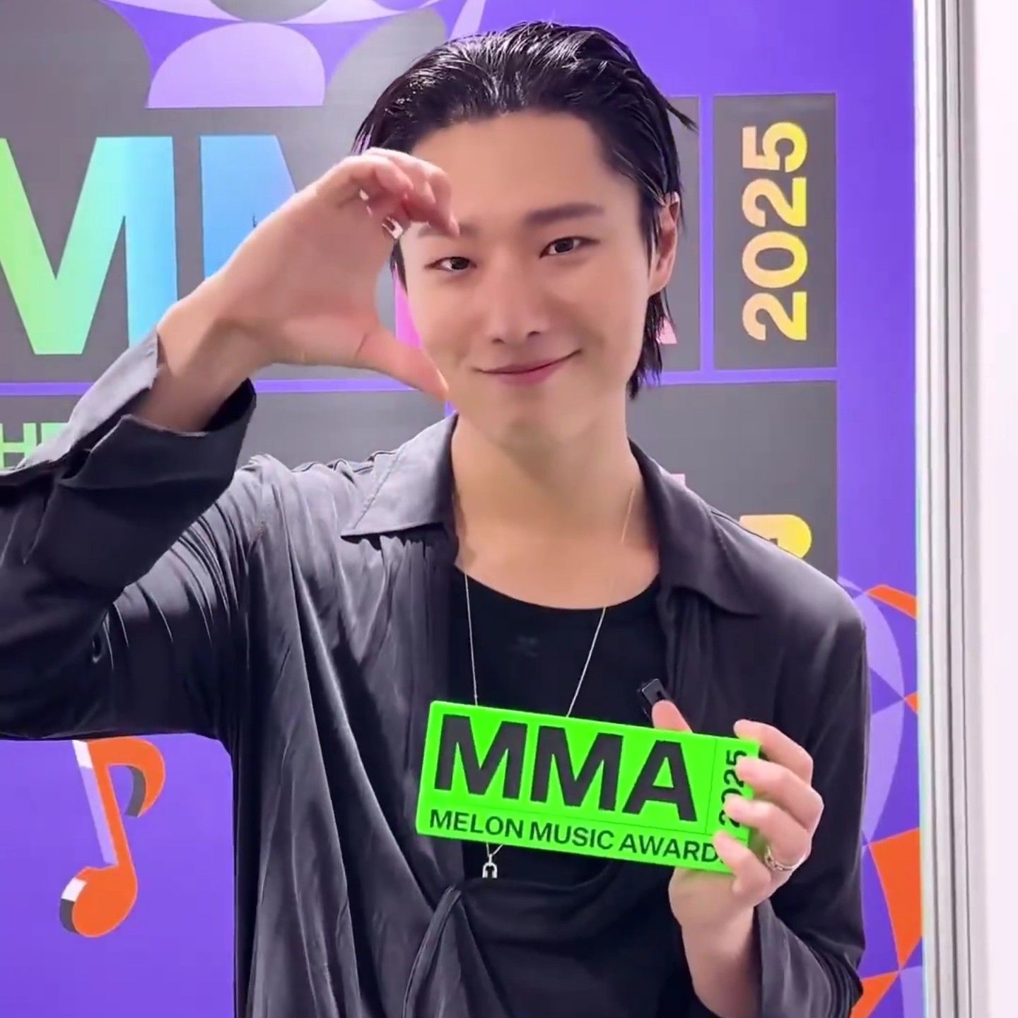 Behind-the-scenes cut of WOODZ