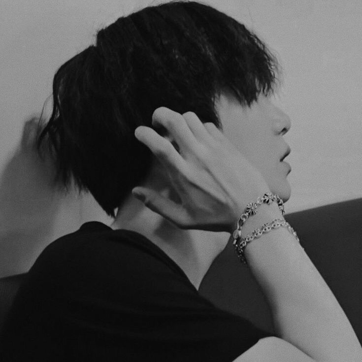 Latest photo of SUGA (BTS)