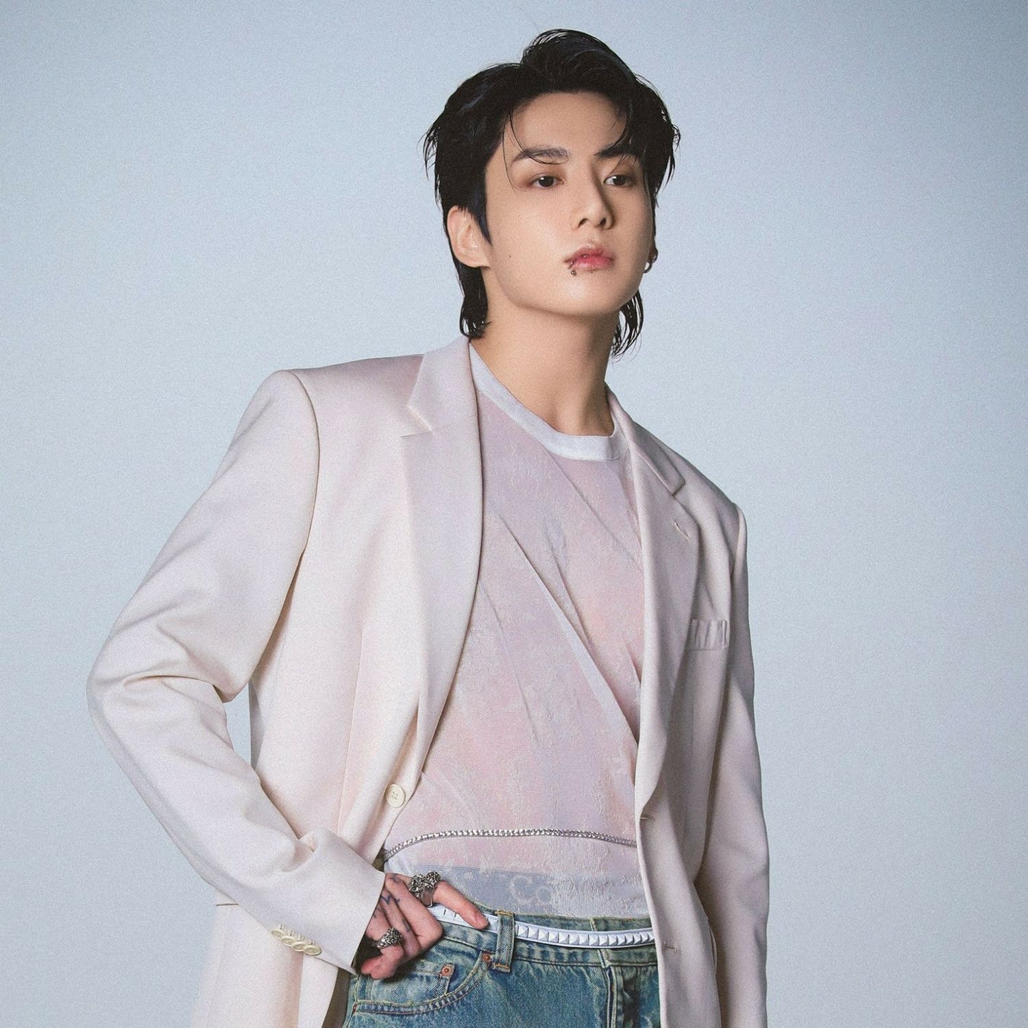 Foto aktivitas terbaru Jungkook (BTS)