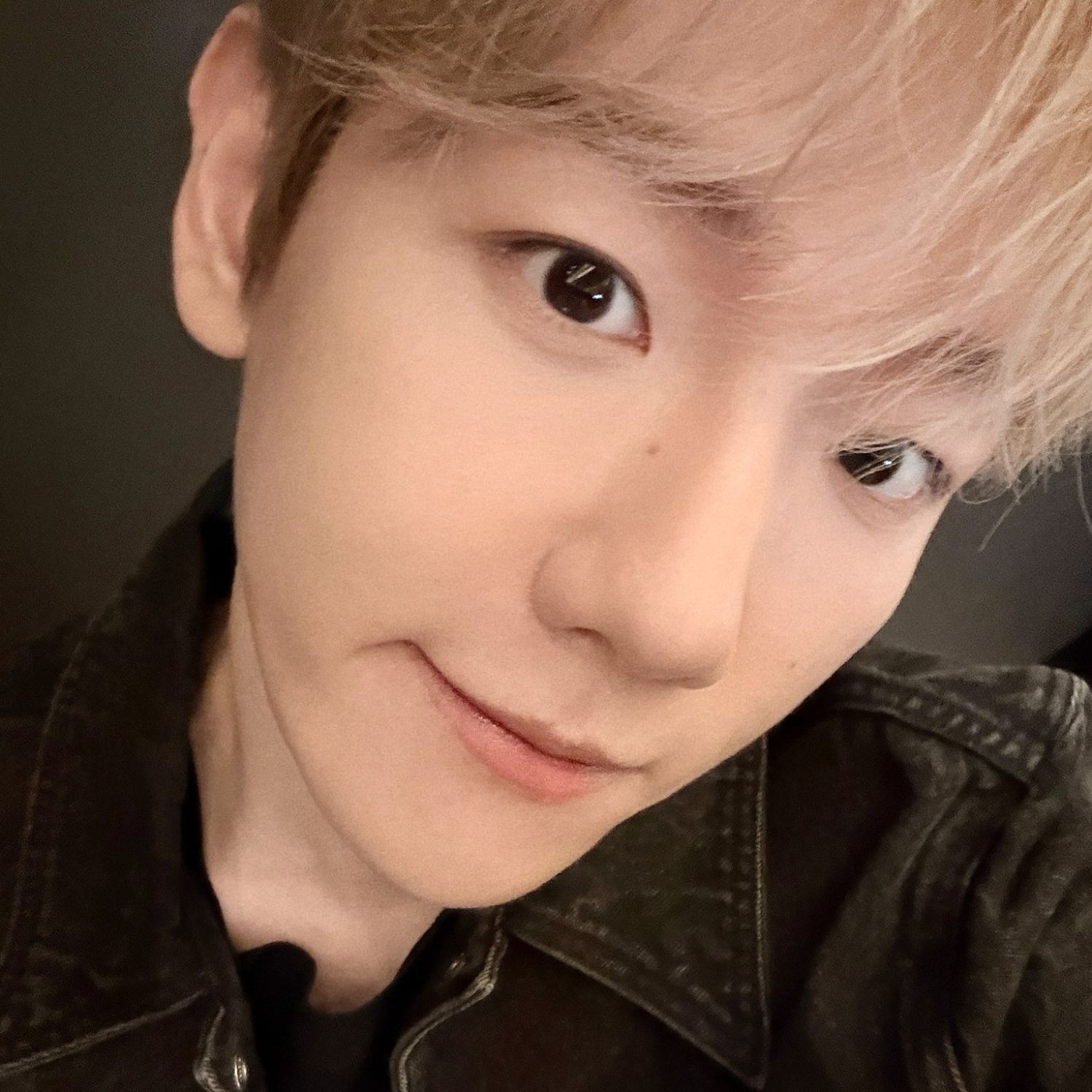 백현 (EXO)의 최신 사진