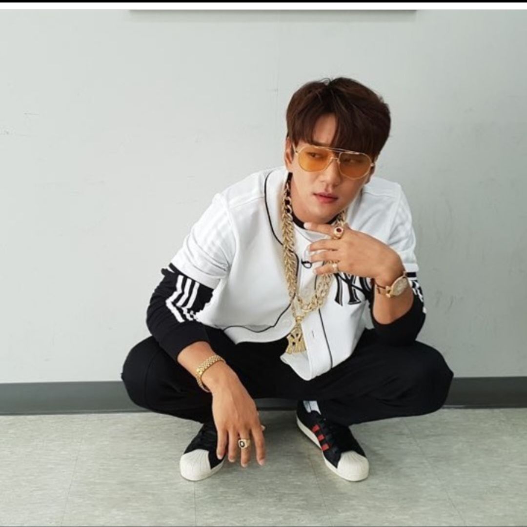 Behind-the-scenes cut of Hwang Chiyeol